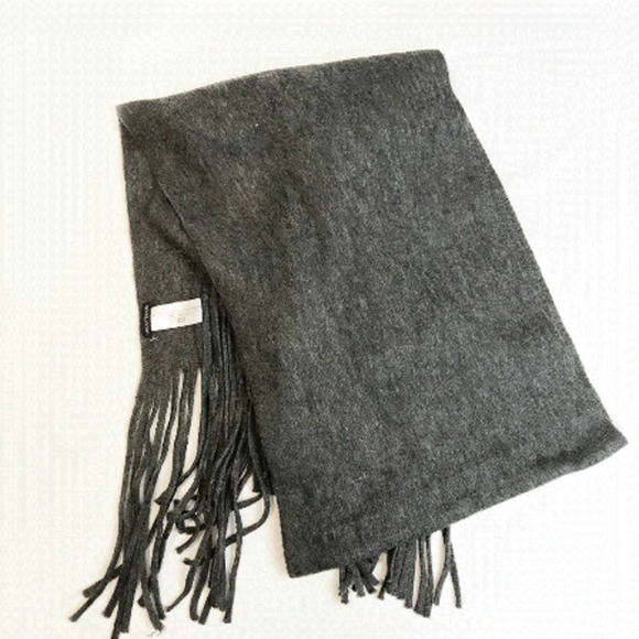 𝅺soft Charcoal Grey Lucky Brand Scarf - Picture 1 of 5